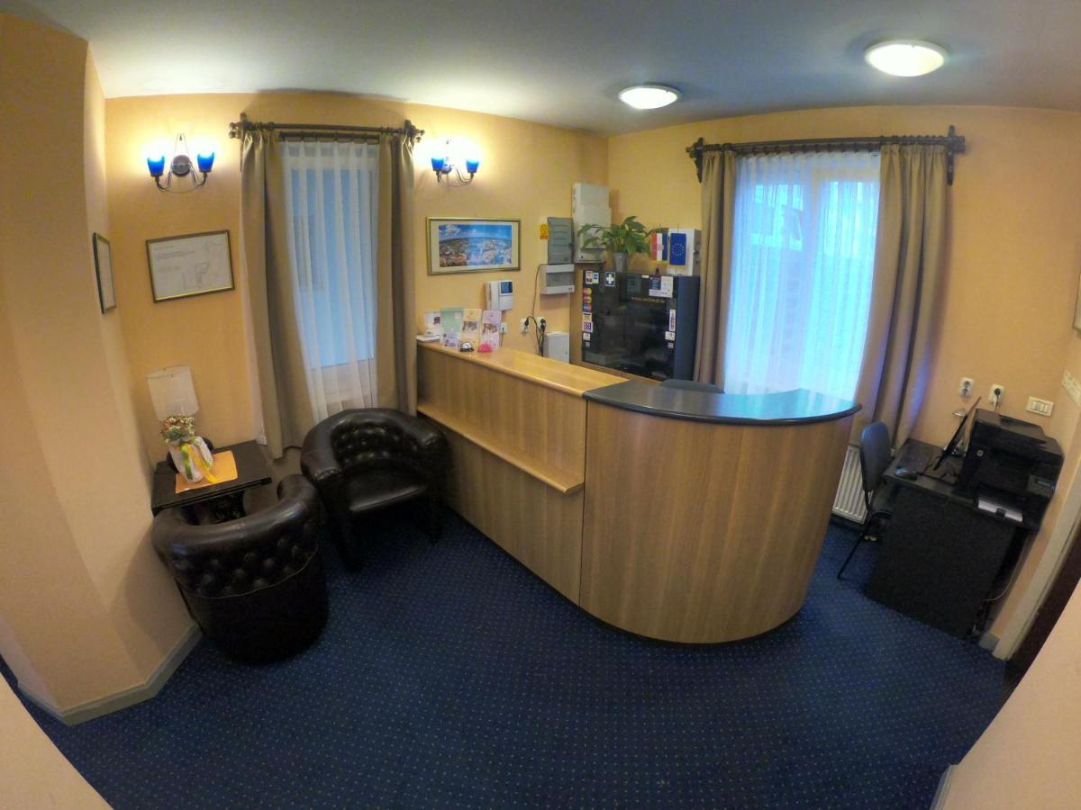 Hotel Carlstadt Karlovac Buitenkant foto