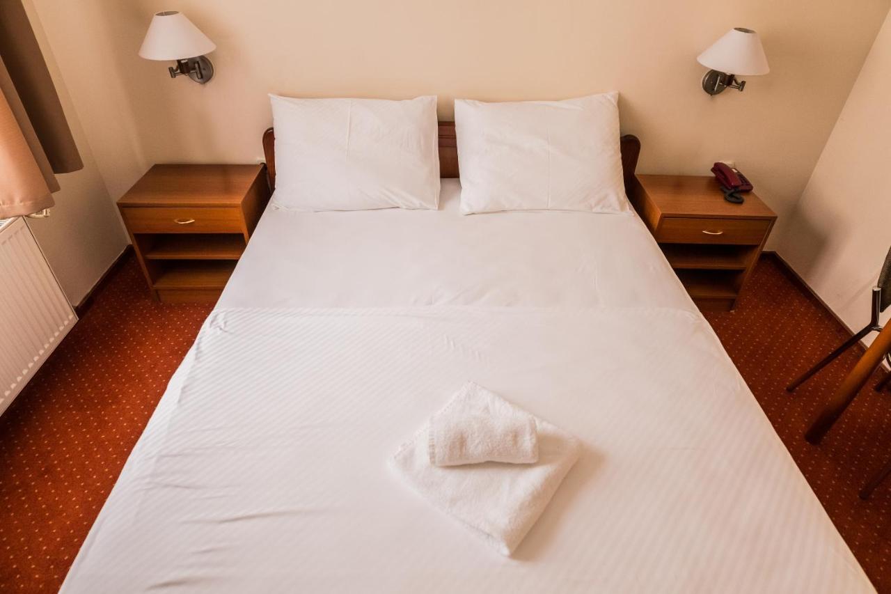 Hotel Carlstadt Karlovac Buitenkant foto