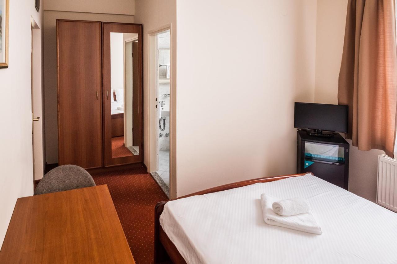 Hotel Carlstadt Karlovac Buitenkant foto