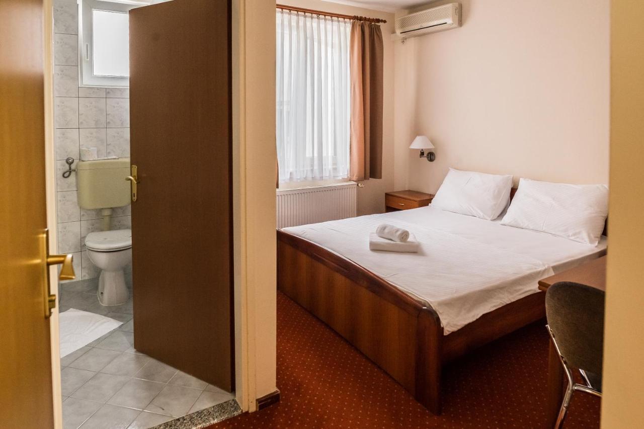 Hotel Carlstadt Karlovac Buitenkant foto
