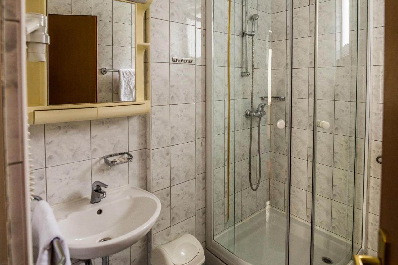 Hotel Carlstadt Karlovac Buitenkant foto