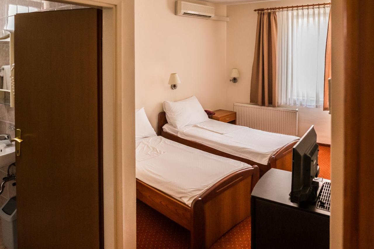 Hotel Carlstadt Karlovac Buitenkant foto