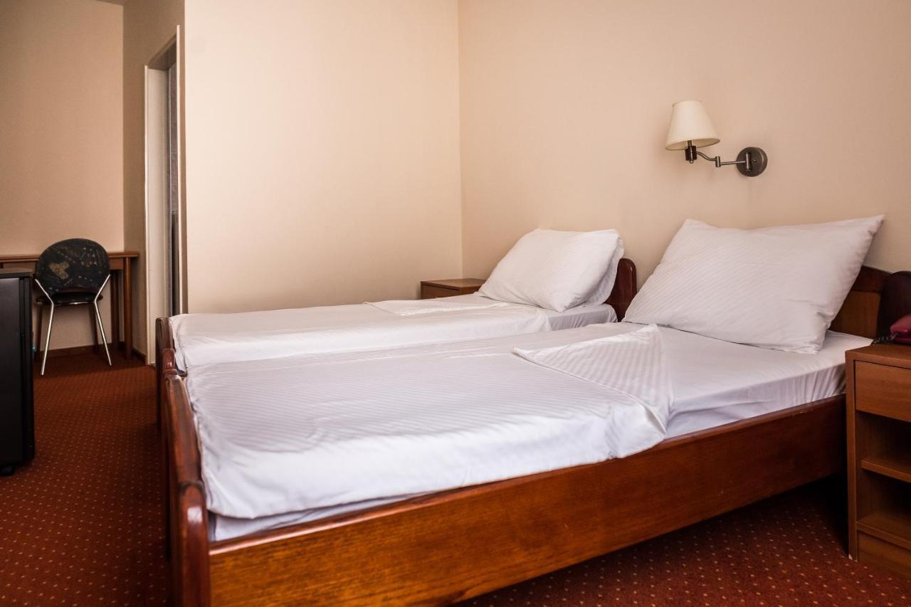 Hotel Carlstadt Karlovac Buitenkant foto