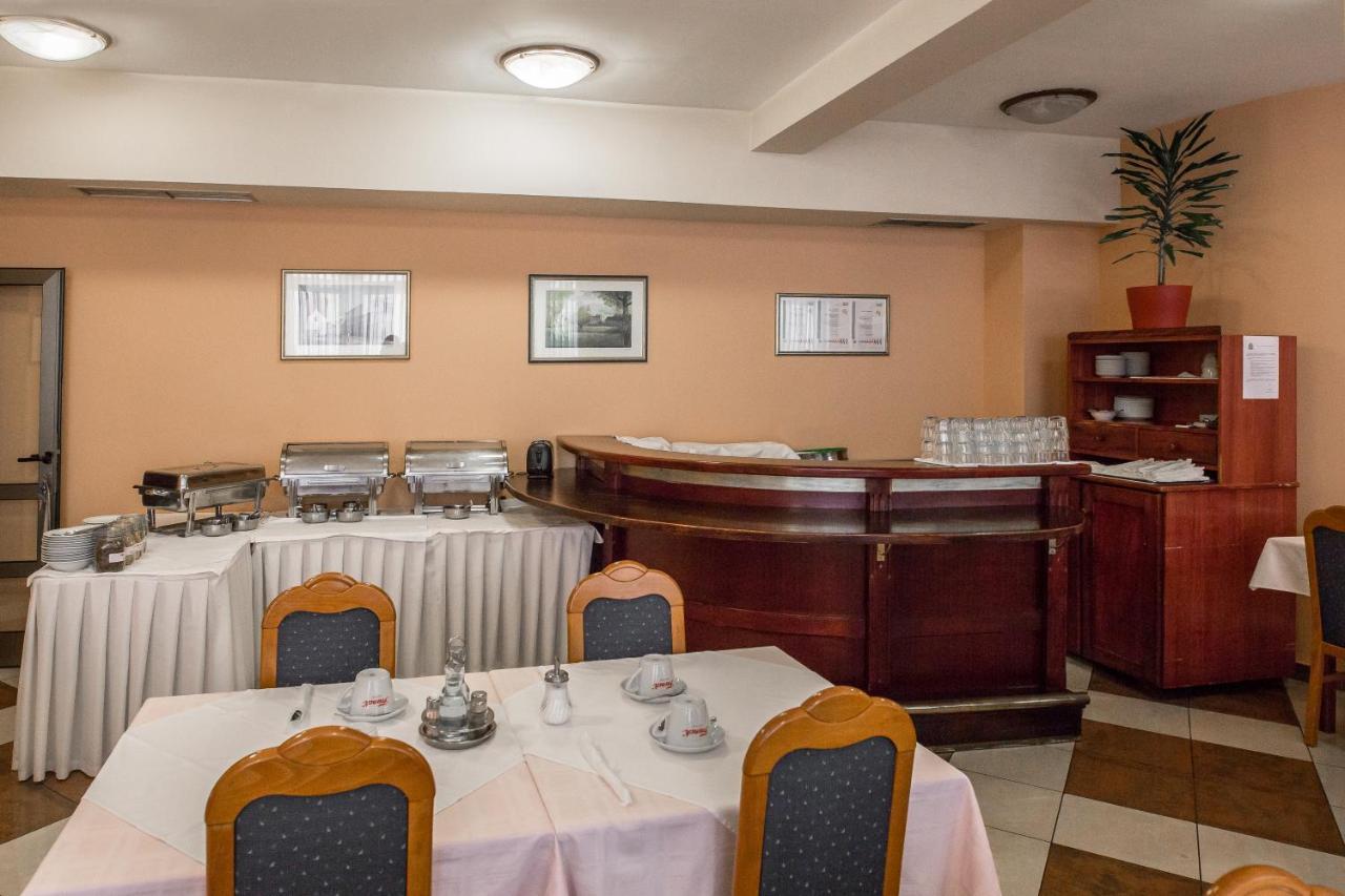 Hotel Carlstadt Karlovac Buitenkant foto