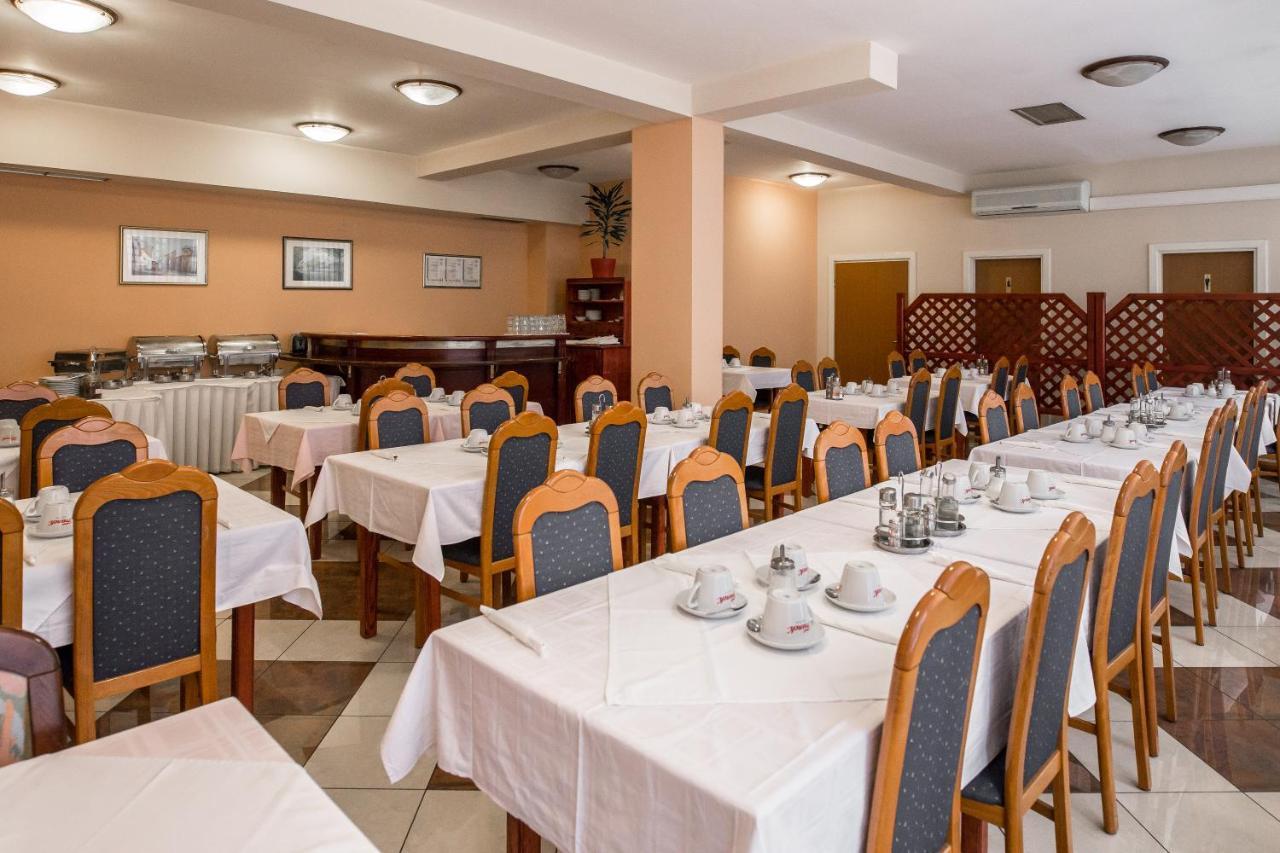 Hotel Carlstadt Karlovac Buitenkant foto
