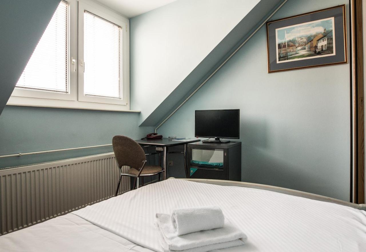 Hotel Carlstadt Karlovac Buitenkant foto