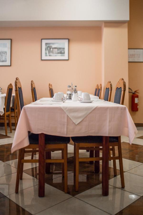 Hotel Carlstadt Karlovac Buitenkant foto